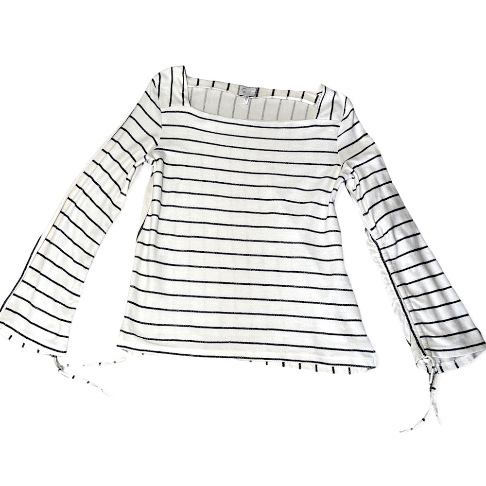 Anthropologie 9-hi5-STCL long bell sleeve boat neck cream and blue strip…